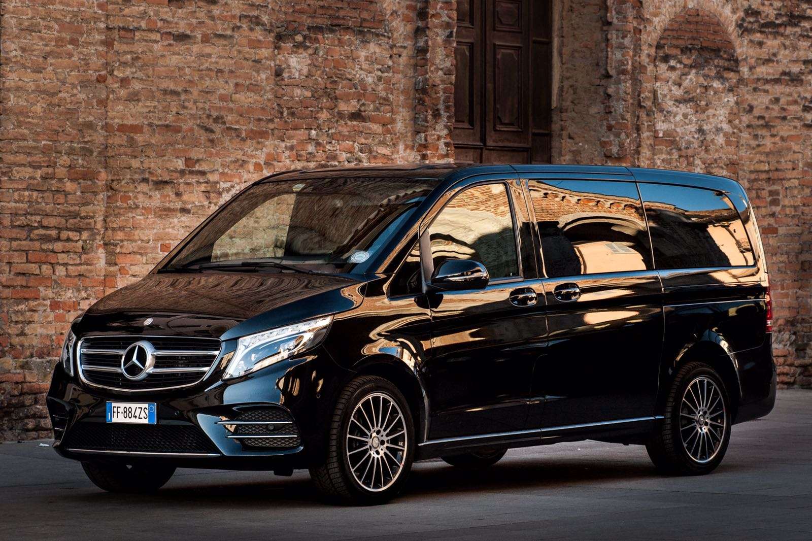 mercedes benz v class business xl – up to 7 passengers)